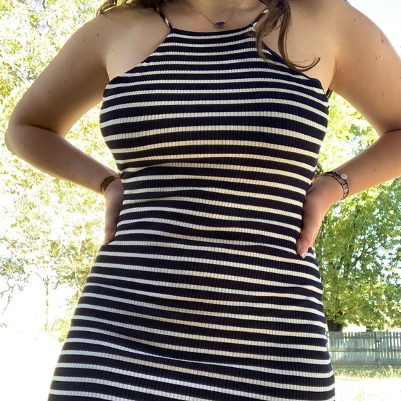 Dress - Picture 1 of 3